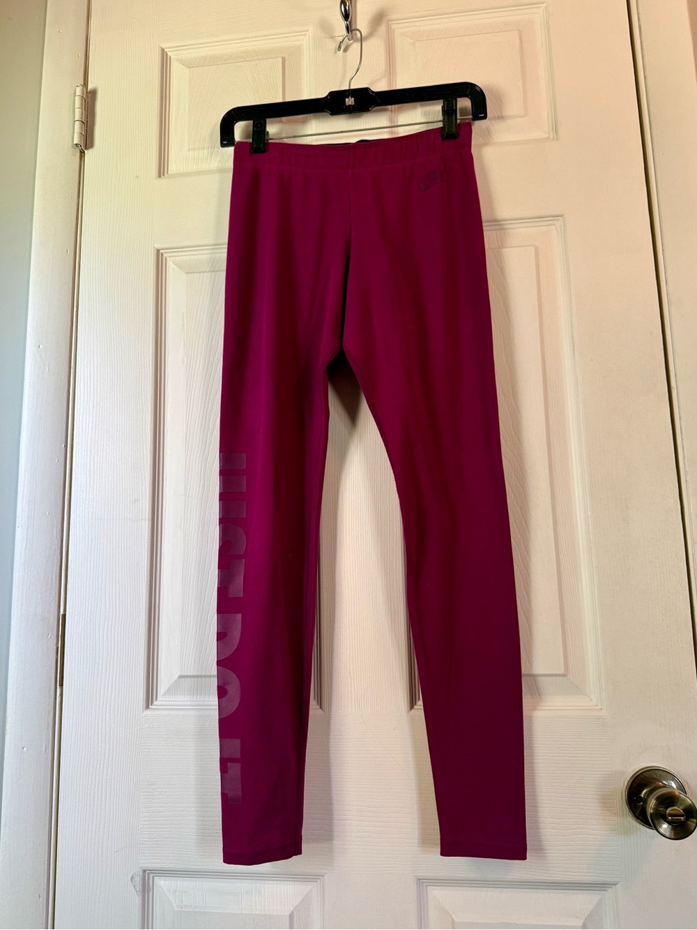 Nike Women's Magenta Leggings